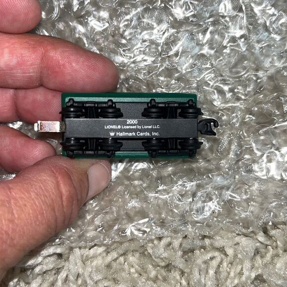 Hallmark QX6834 The Tender, Lionel General Steam Locomotive Keepsafe Ornament - Picture 12 of 14